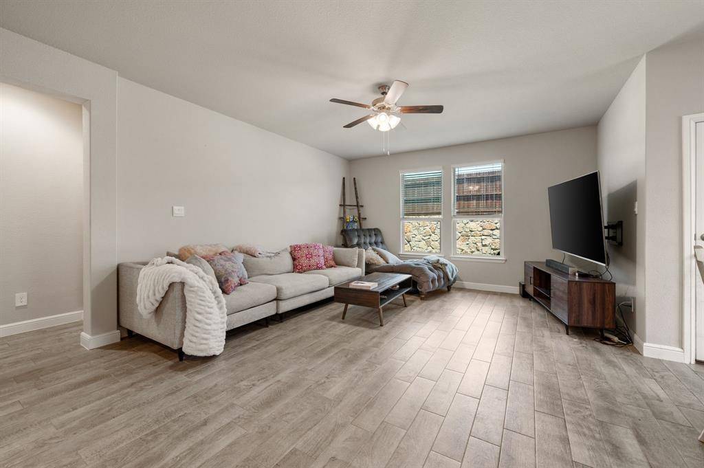 1217 Southwark Drive, Fort Worth, TX 76247