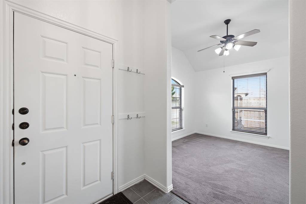 9101 Autumn Falls Drive, Fort Worth, TX 76118