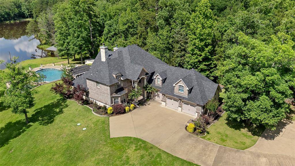 1411 County Road 4120, Atlanta, TX 75551