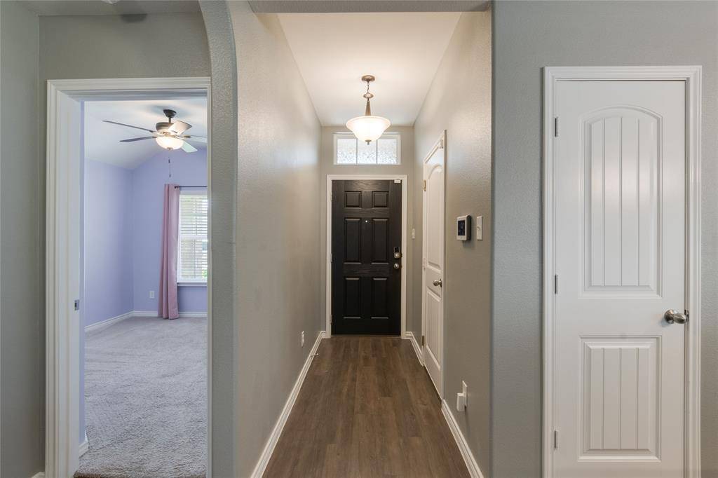 1429 Tall Pine Way, Fort Worth, TX 76112