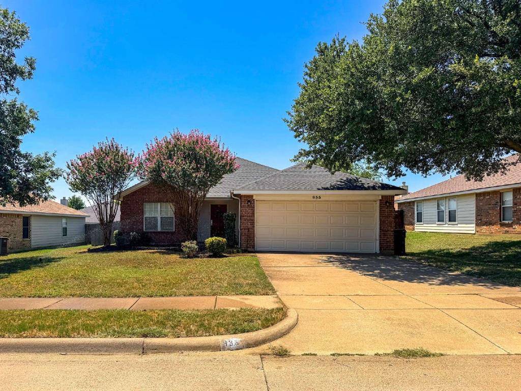 833 Edgehill Road, Burleson, TX 76028