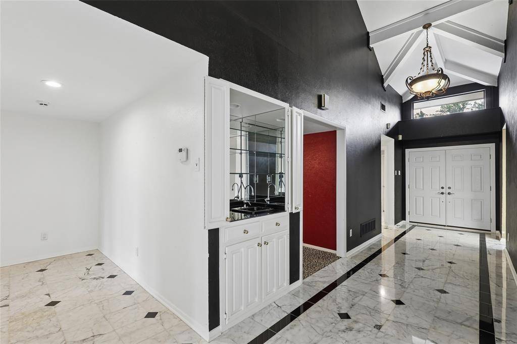 15736 Wing Point Drive, Dallas, TX 75248