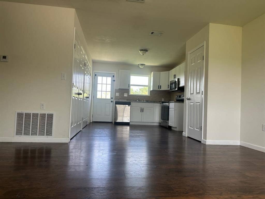 156 Bridlewood Lane, Runaway Bay, TX 76426