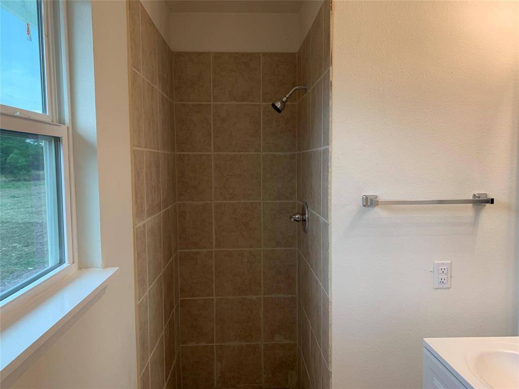 156 Bridlewood Lane, Runaway Bay, TX 76426