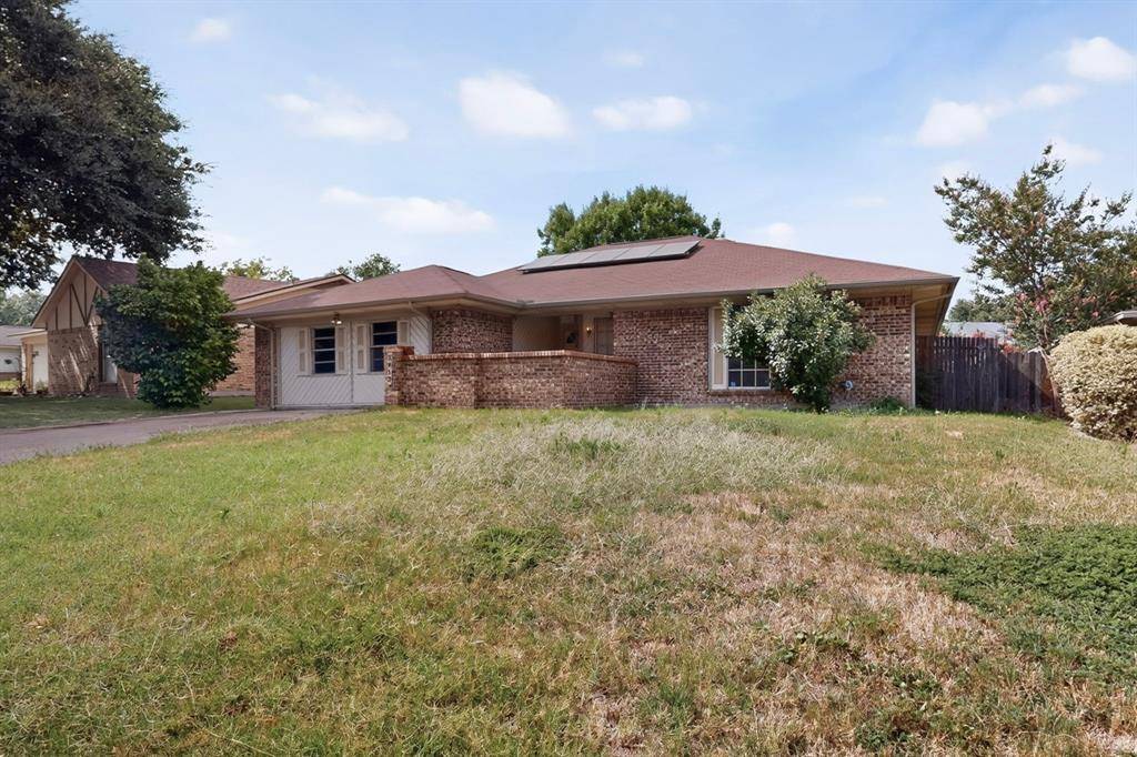 3612 Holly Springs Drive, Fort Worth, TX 76133