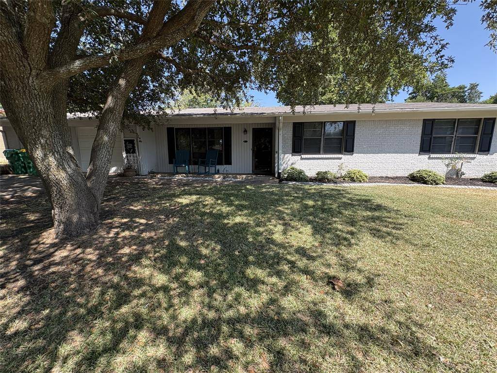 807 W Elizabeth Drive, Robinson, TX 76706