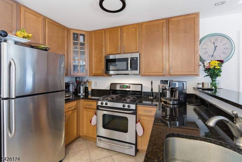 4315 Park Ave #2E, Union City, NJ 07087