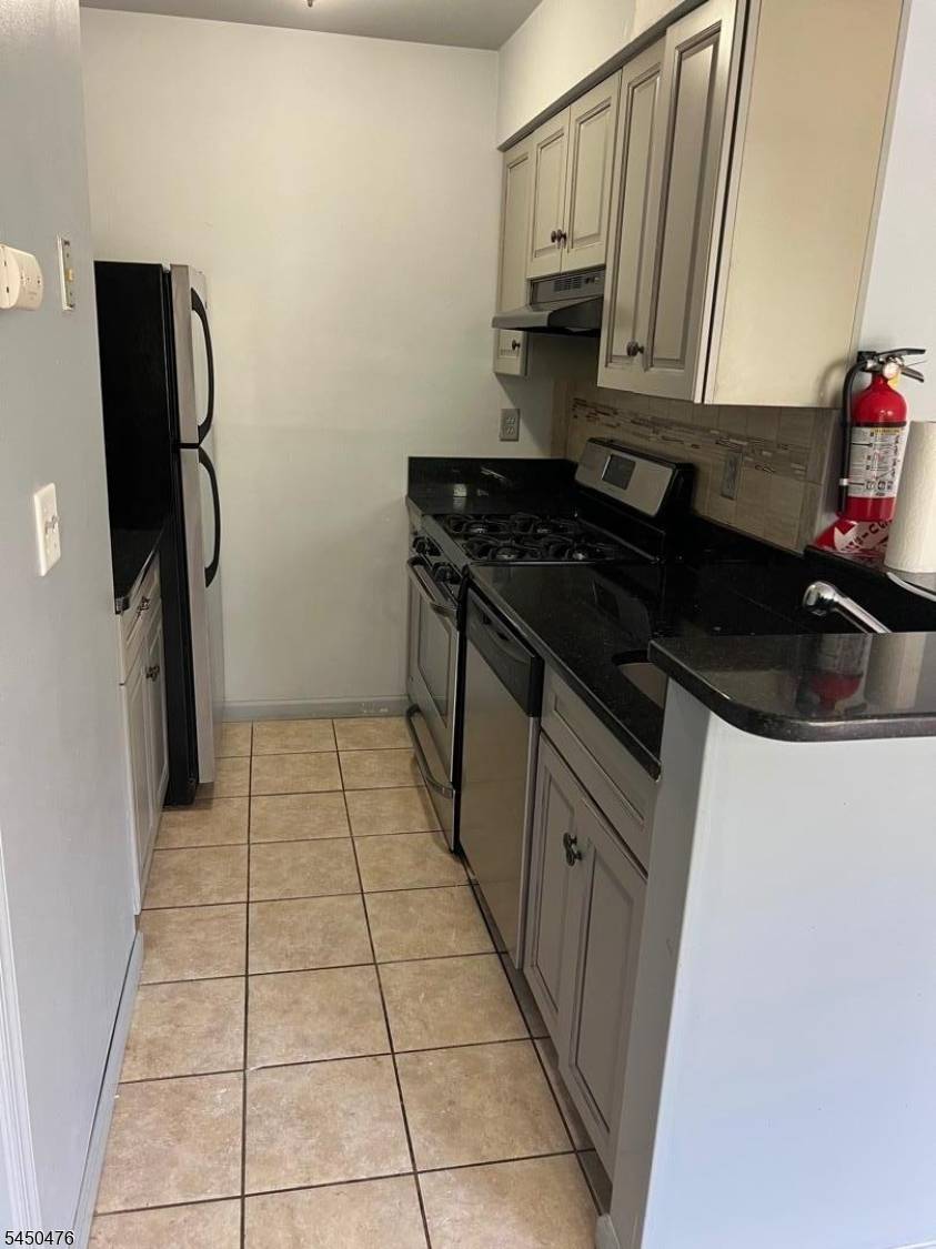 68 Crosspointe Dr, East Brunswick Twp., NJ 08816