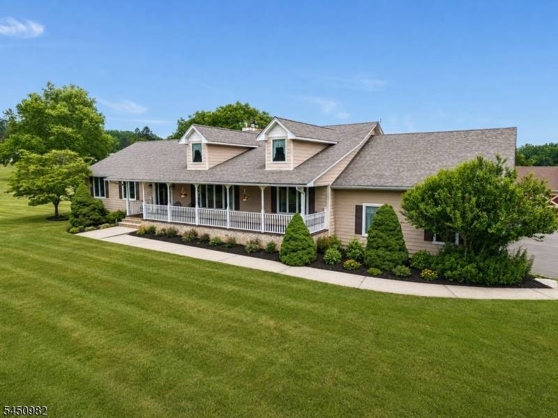 80 Deer Hill Rd, Tewksbury Twp., NJ 08833