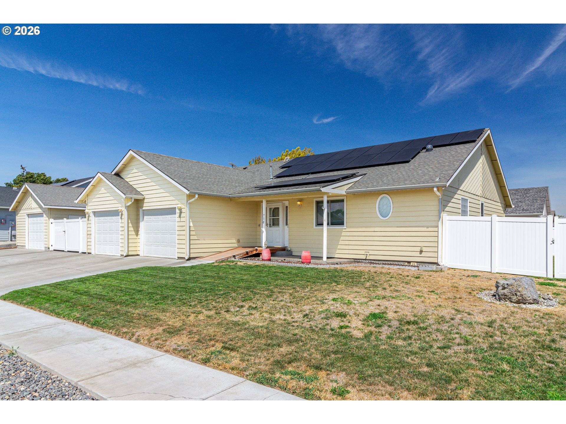 710 W SANDPIPER AVE, Hermiston, OR 97838