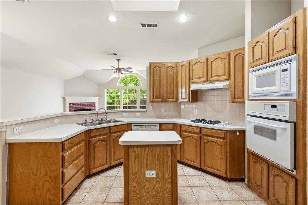 1229 Sam Dennis Drive, Lewisville, TX 75077