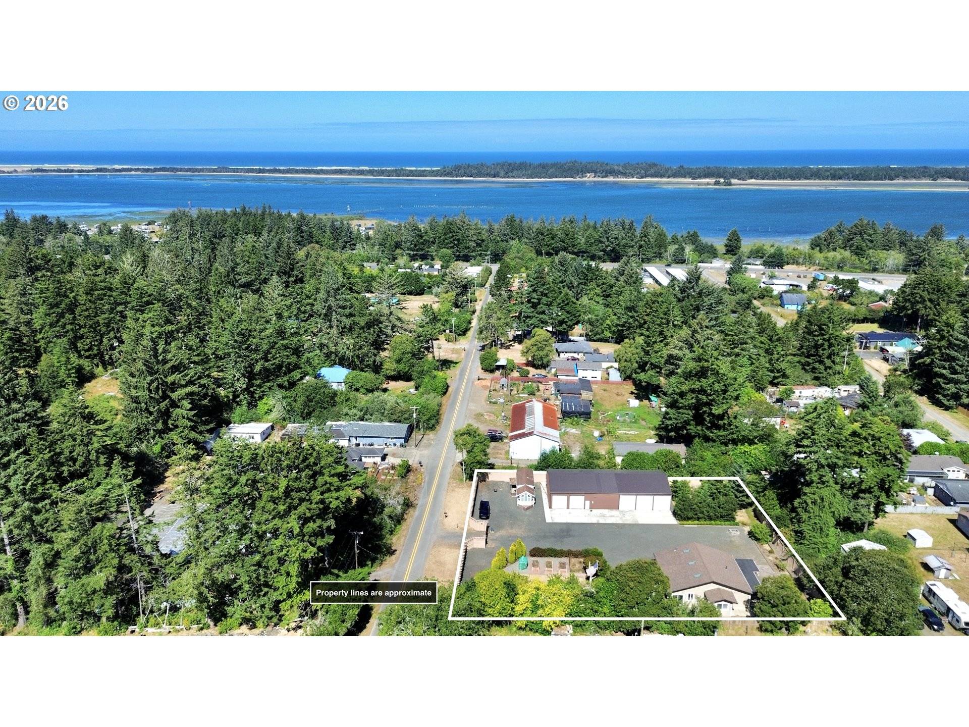 91525 Spaw LN, Coos Bay, OR 97420
