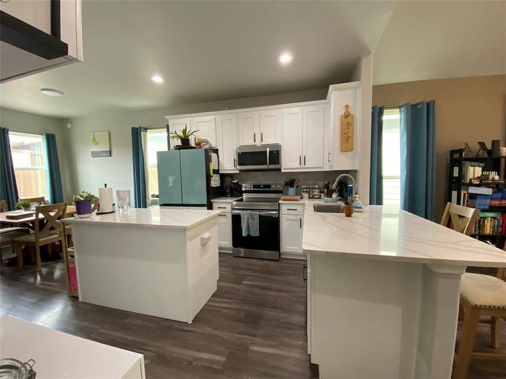1410 E Royall Boulevard, Malakoff, TX 75148