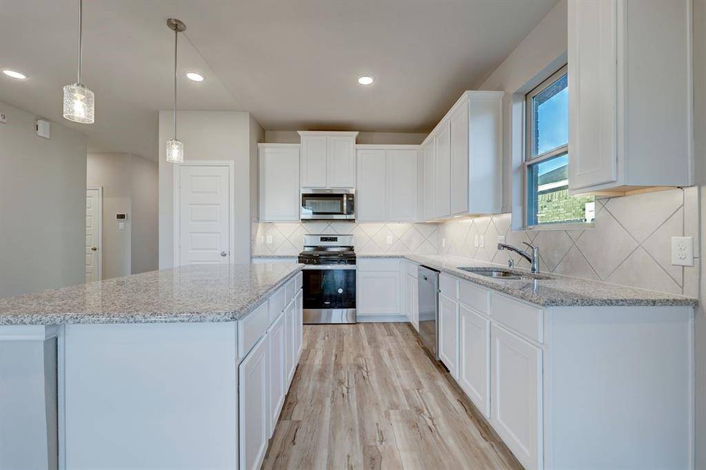 3104 Brittlebush Drive, Fort Worth, TX 76108