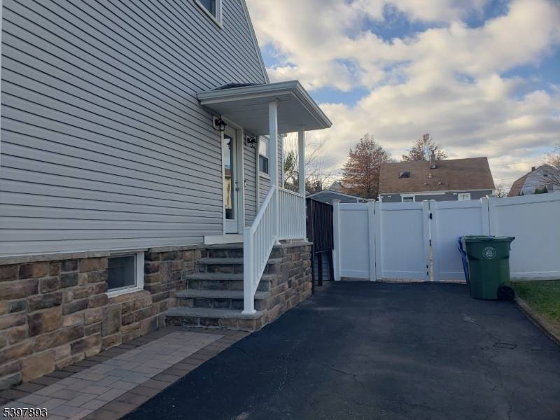 214 Irene St, Linden City, NJ 07036