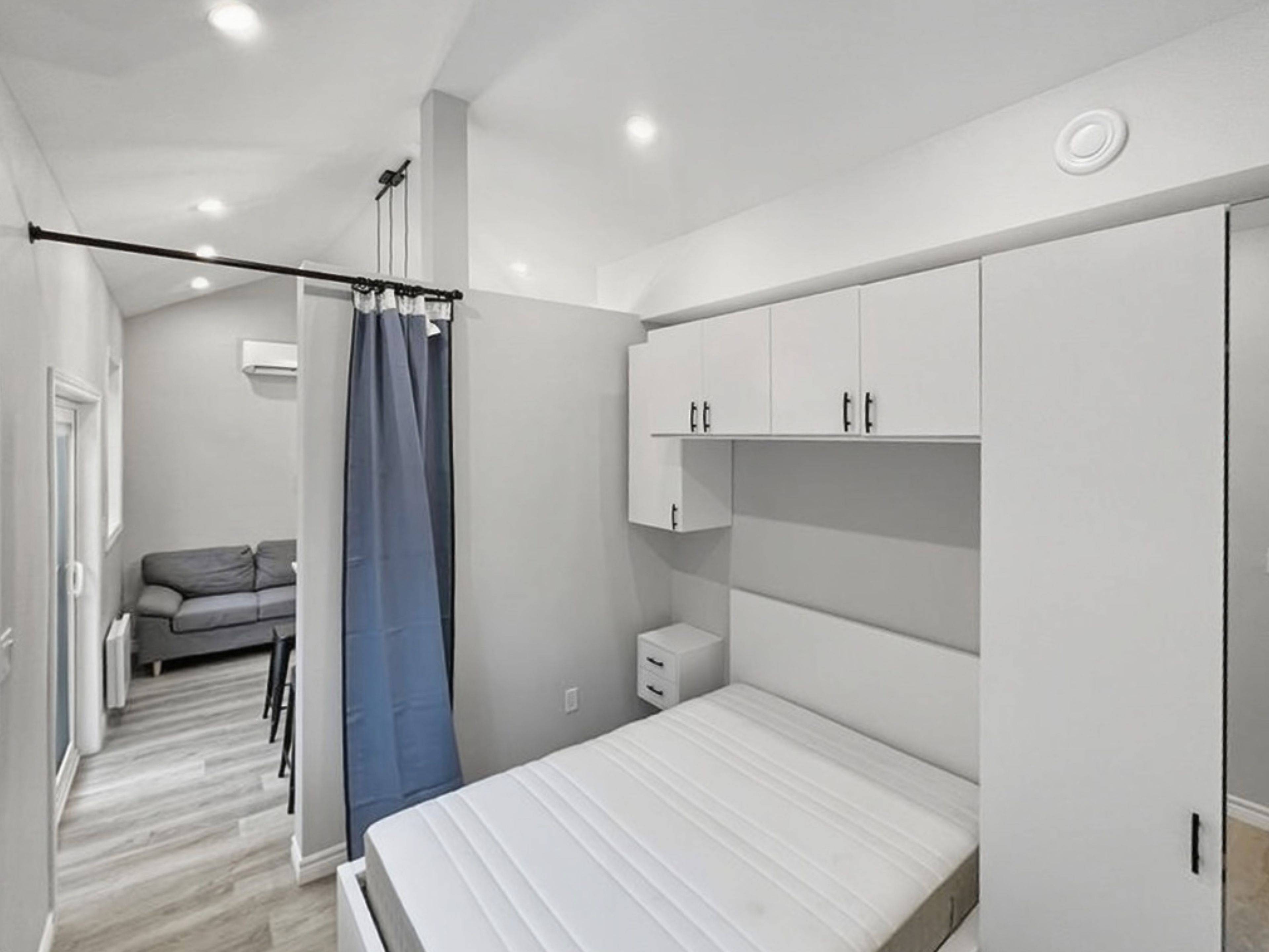 51 Raftus SQ #A, Barrhaven, ON K2J 2K9