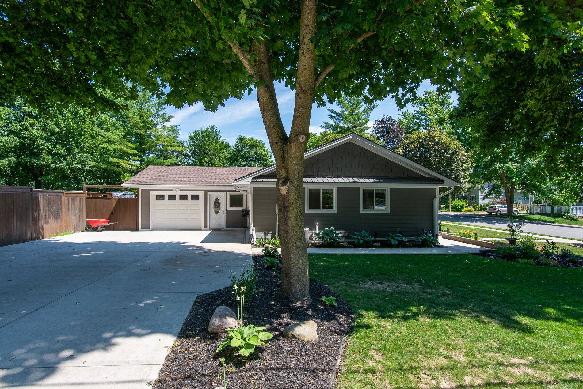 99 John ST W, North Huron, ON N0G 2W0