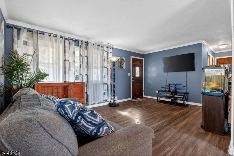 77 W Arthur Pl, Woodbridge Twp., NJ 08830