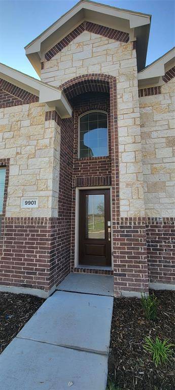 9901 Diamondhead Drive, Fort Worth, TX 76179