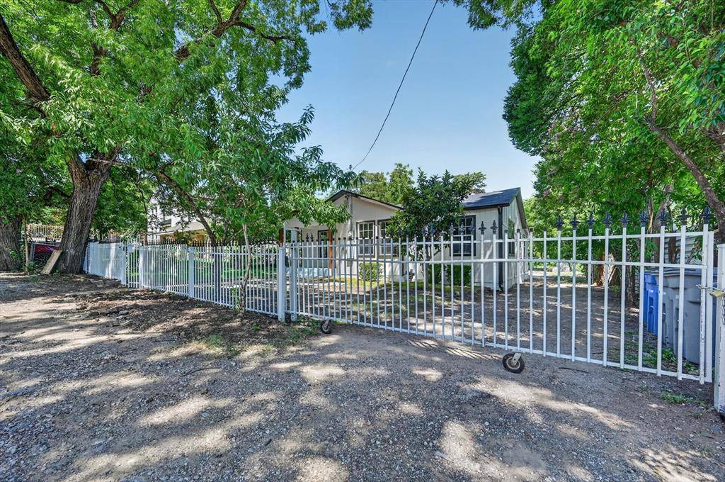 1113 Brock Street, Dallas, TX 75203