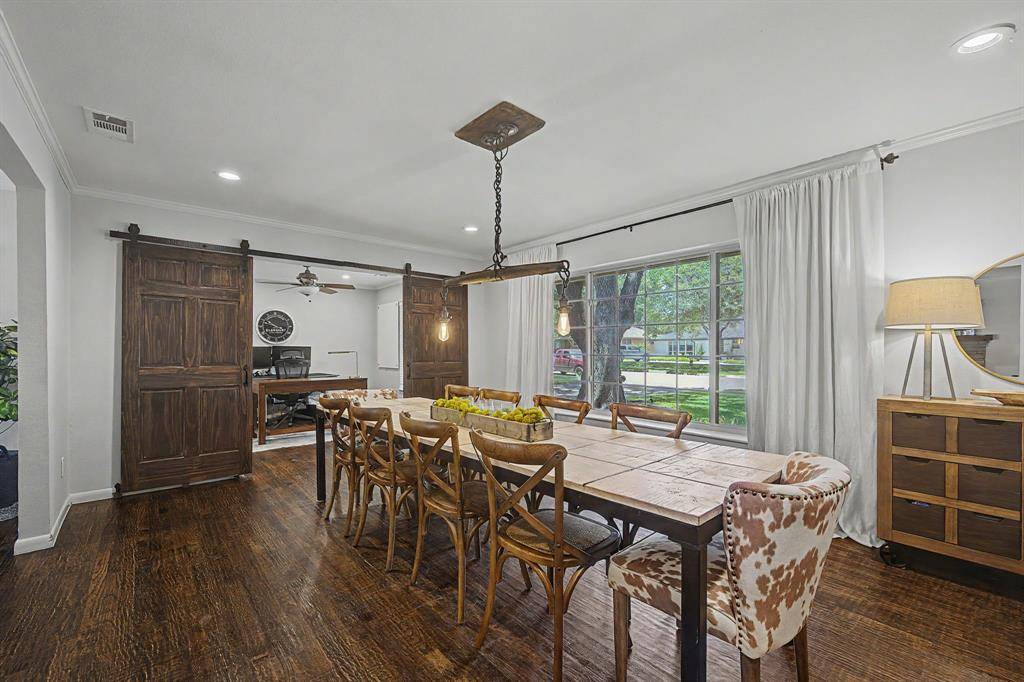 6238 Crestmont Drive, Dallas, TX 75214