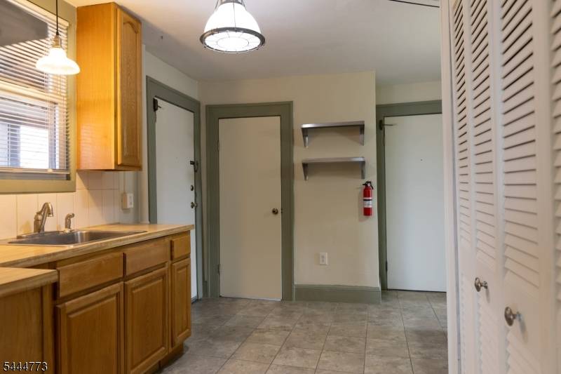 181 Lincoln Pl #3, Garfield City, NJ 07026