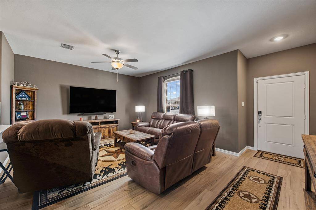 1810 Memorable Moment Drive, Crandall, TX 75114