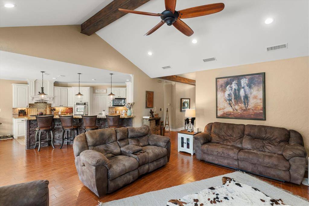 7267 E Texas Highway 49 Highway, Mount Pleasant, TX 75455