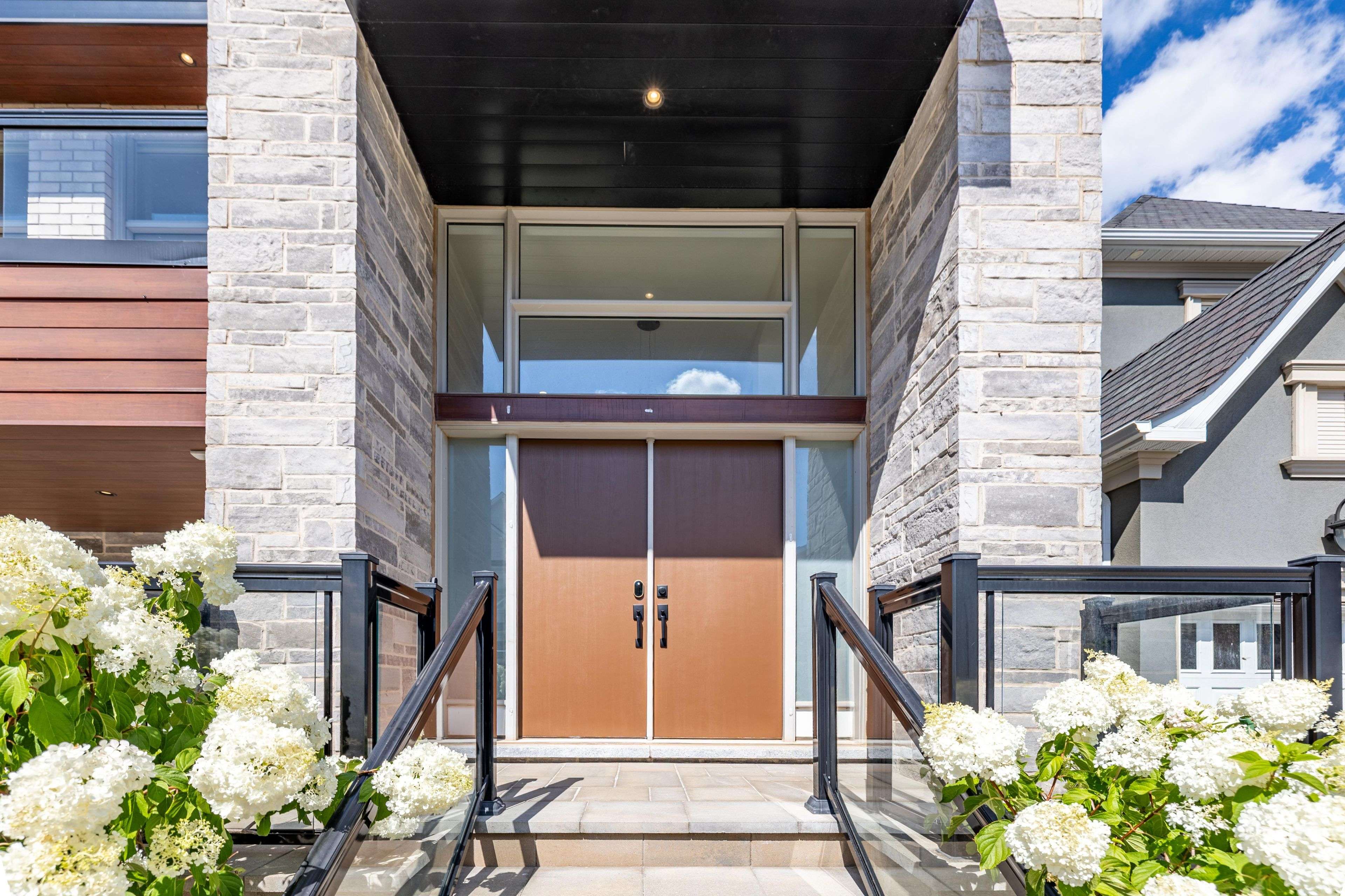 3329 Merion GDNS, Oakville, ON L6M 5K9