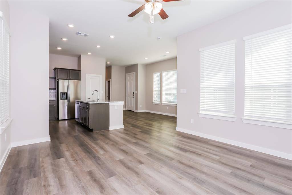 714 Lacewing Drive, Arlington, TX 76005