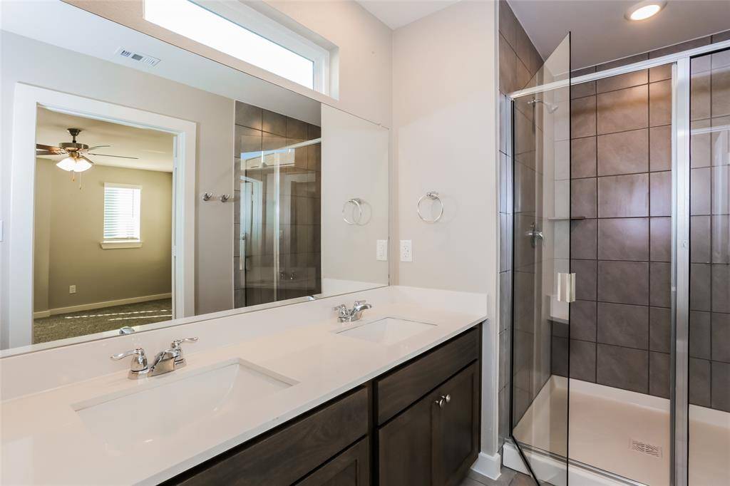 714 Lacewing Drive, Arlington, TX 76005