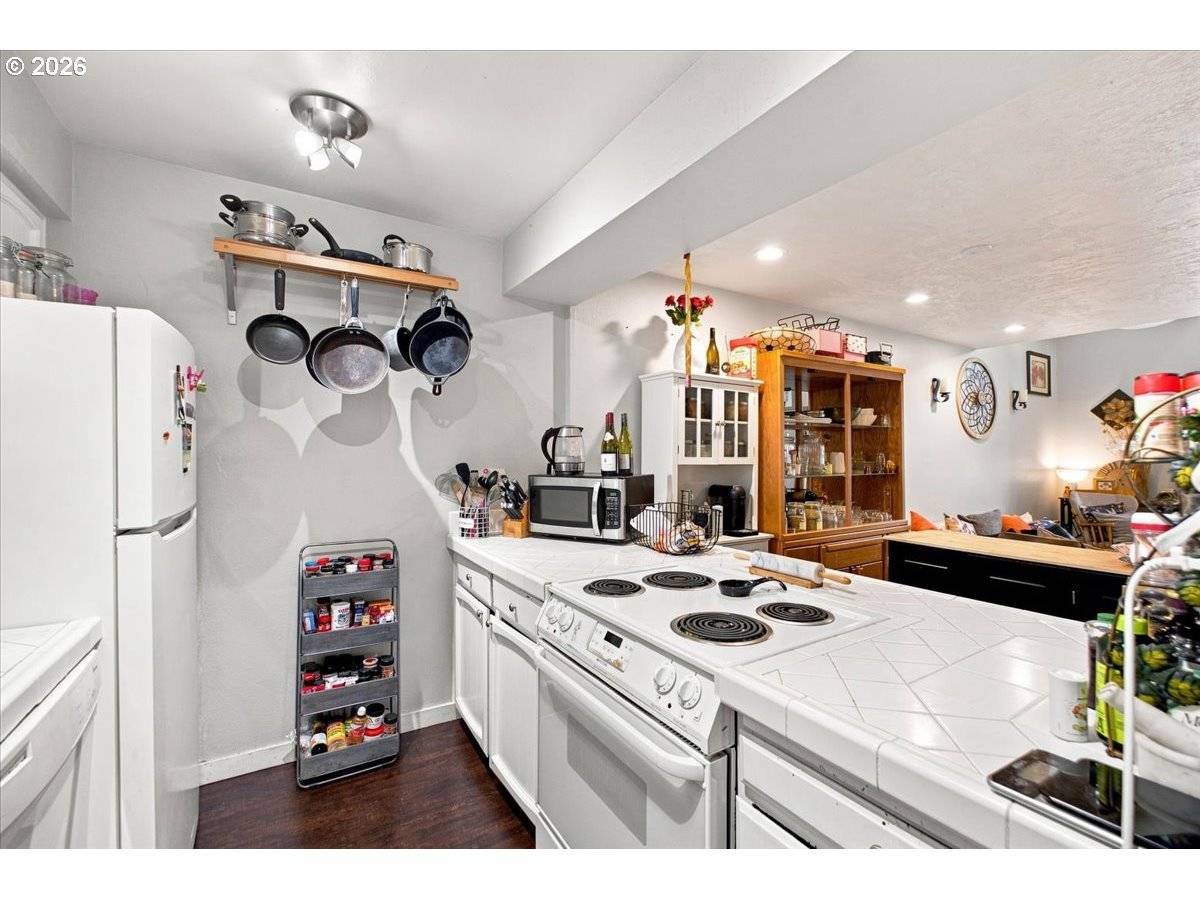 4620 LOWER DR, Lake Oswego, OR 97035