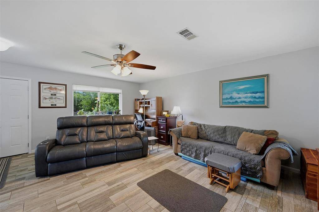 111 E Pecan Street, Gunter, TX 75058
