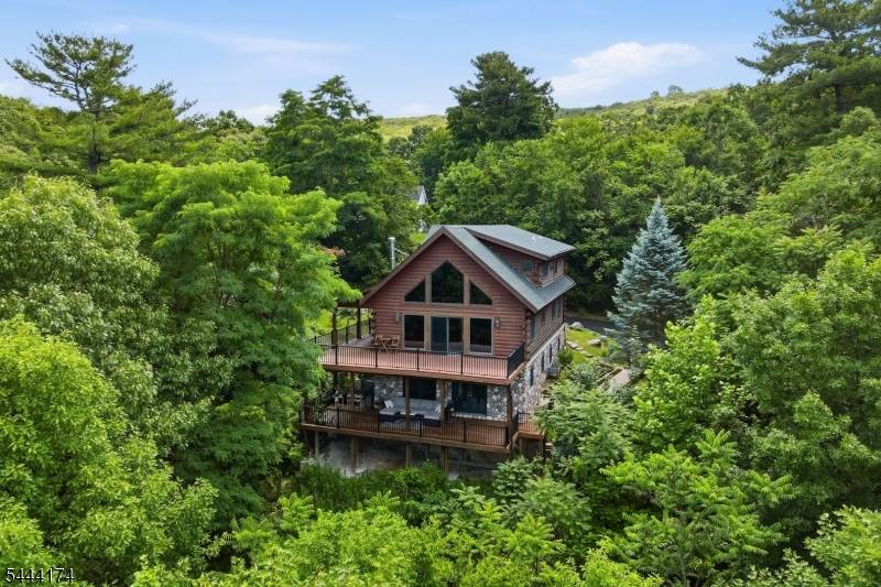8 McKinley, Greenwood Lake, NJ 10925