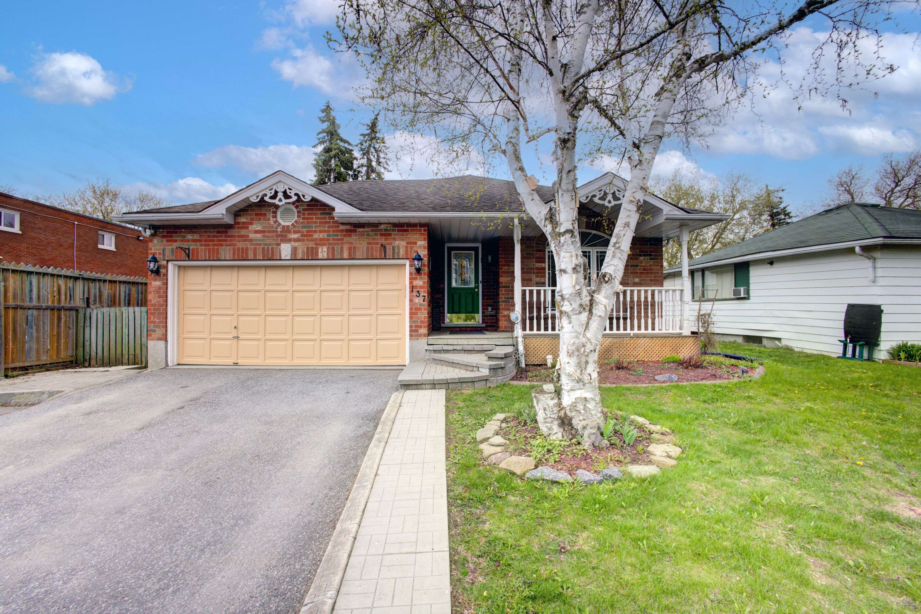 137 Queen ST, New Tecumseth, ON L9R 1K4