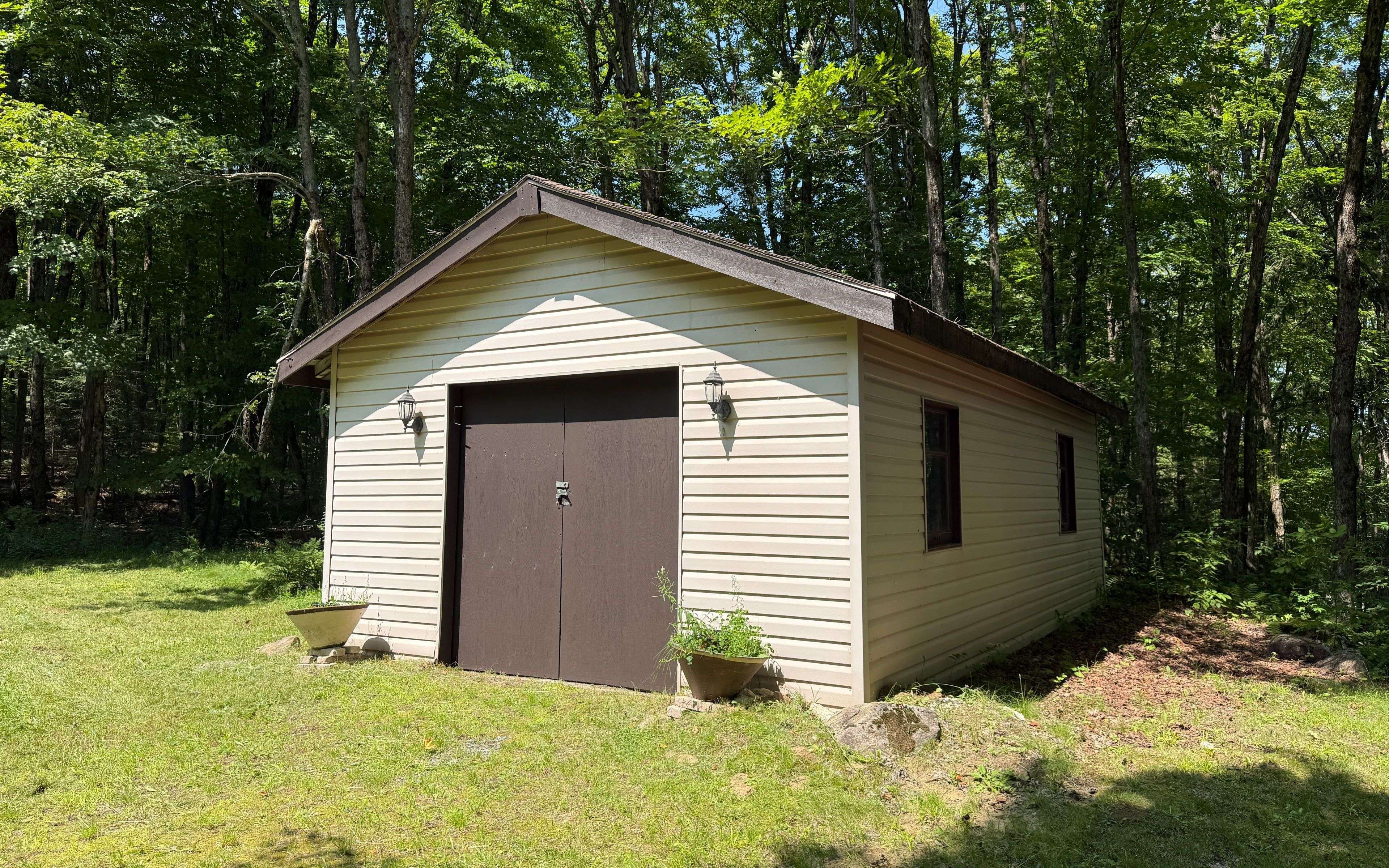1867 Fraserburg RD, Bracebridge, ON P1L 1X3