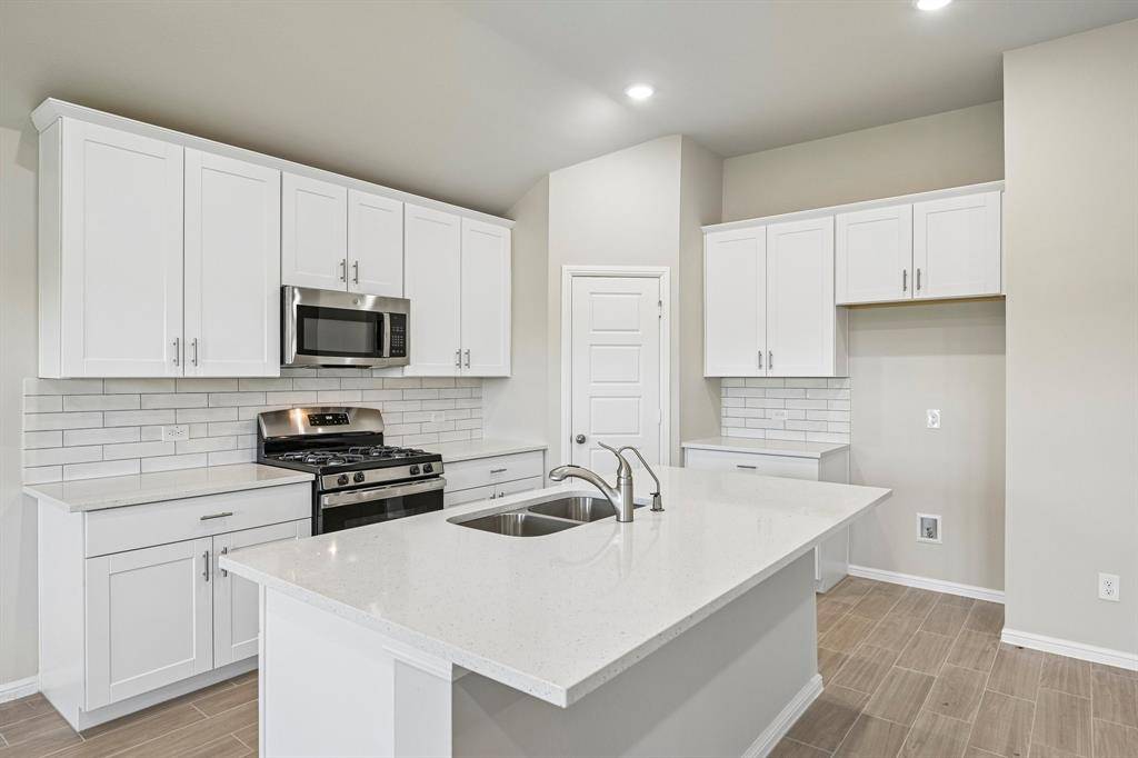 7600 Sapwood Drive, Fort Worth, TX 76131