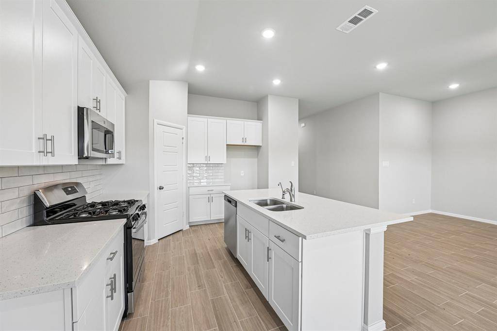 7600 Sapwood Drive, Fort Worth, TX 76131