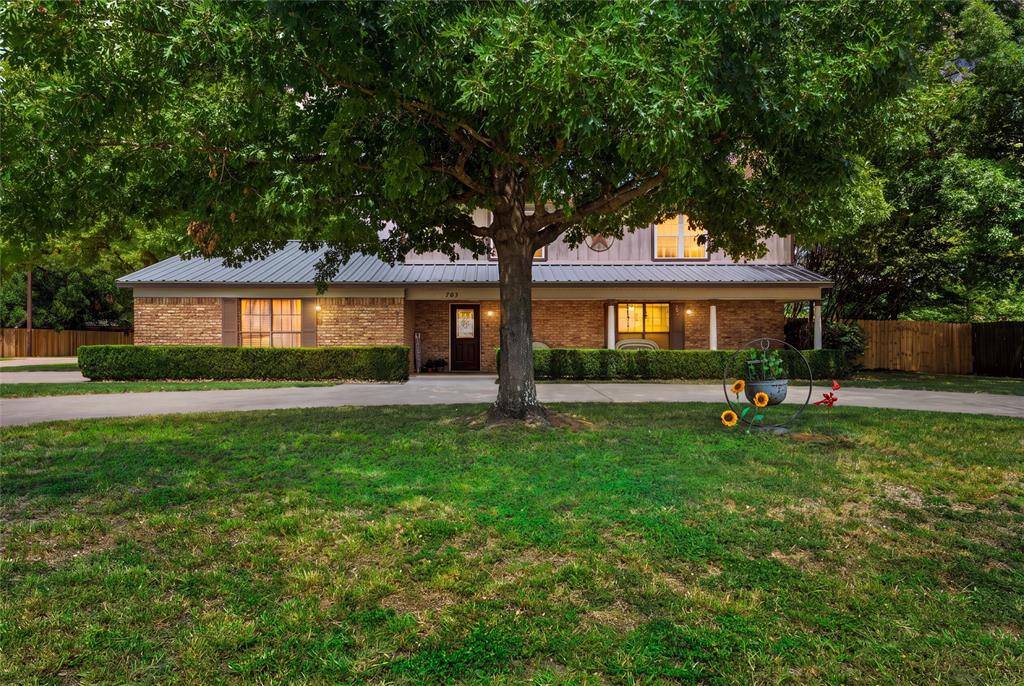 703 S Colorado Street, Whitney, TX 76692