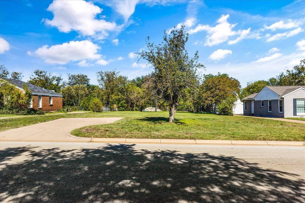 3512 W Biddison Street, Fort Worth, TX 76109