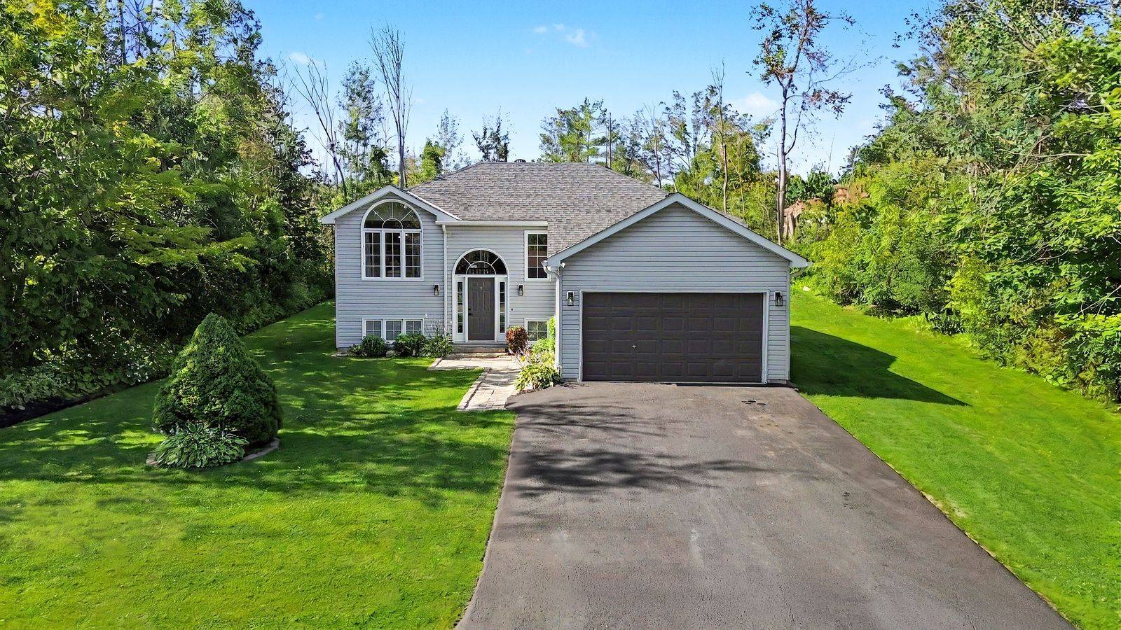 6 Rosemarie DR, Oro-medonte, ON L0L 1T0