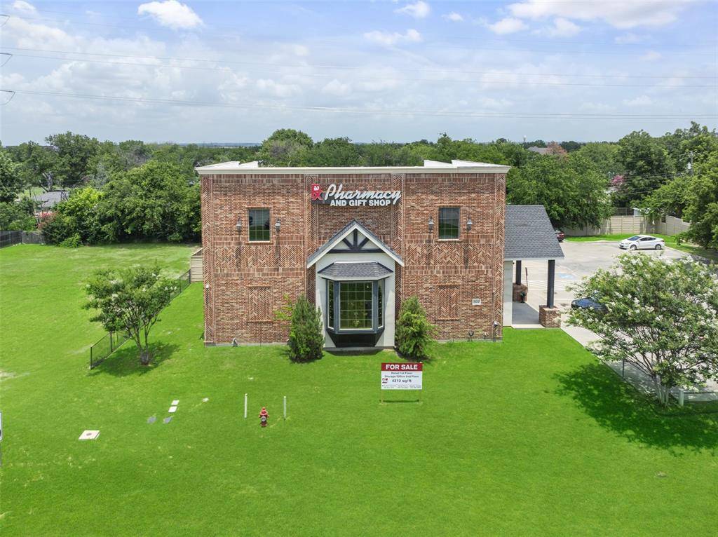 207 E Byron Nelson Boulevard, Roanoke, TX 76262