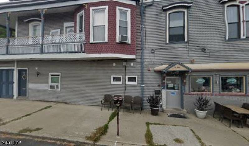 216 Main St, Hackettstown Town, NJ 07840