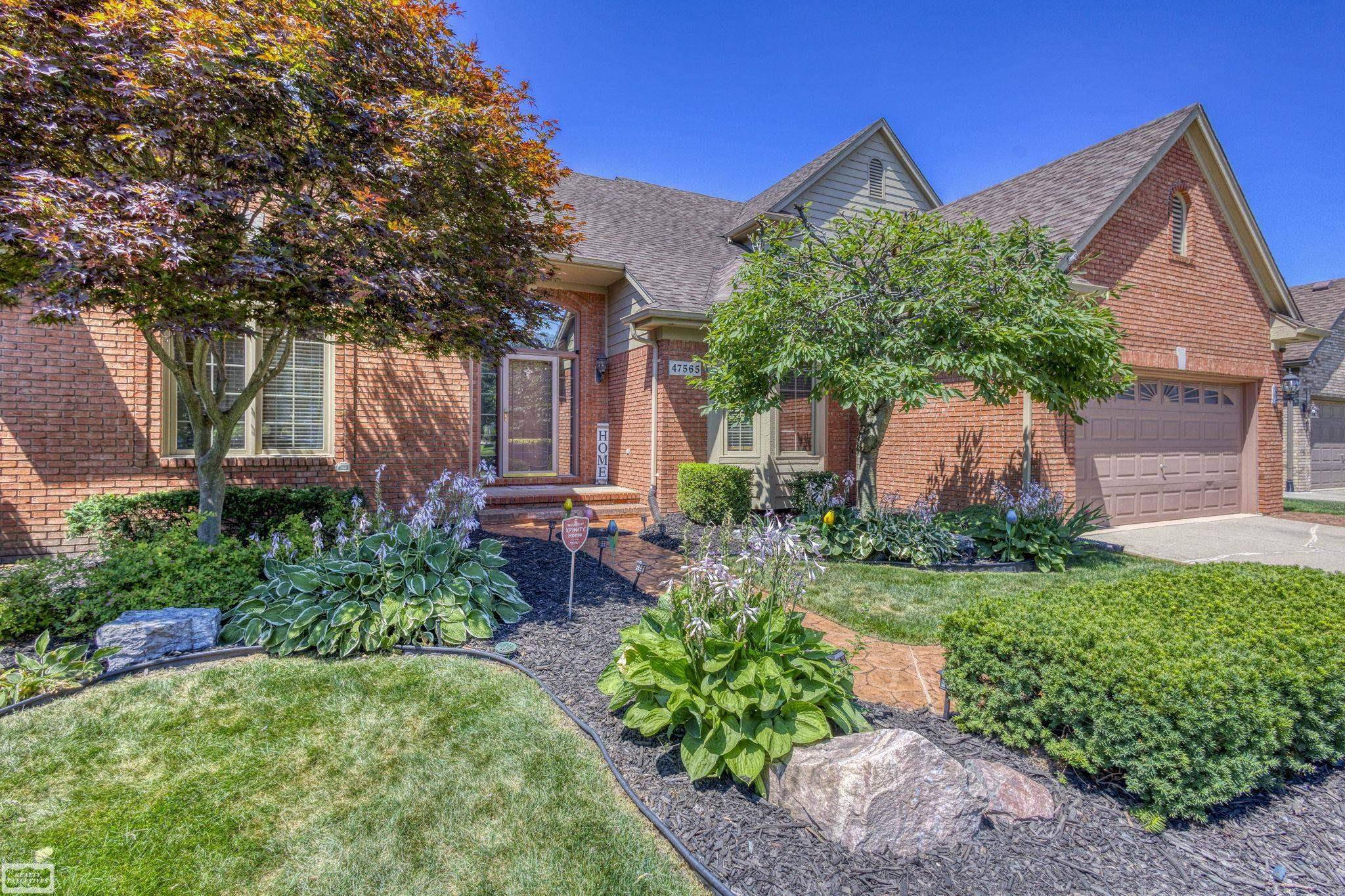 47565 Woodberry Estates DR, Macomb Twp, MI 48044