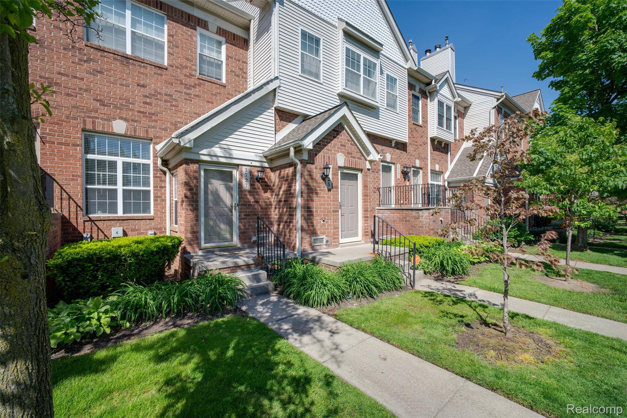 1727 Campau Farms CIR, Detroit, MI 48207