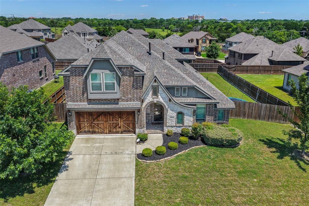 933 Vista Lane, Desoto, TX 75115