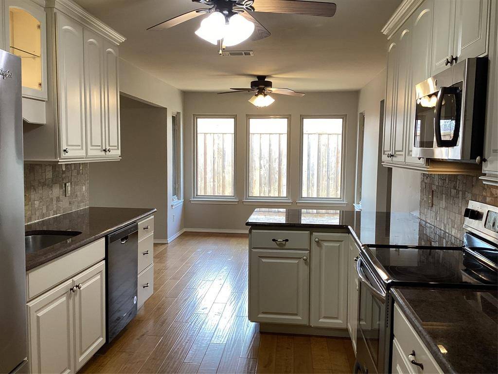 2841 Southridge Drive, Grapevine, TX 76051