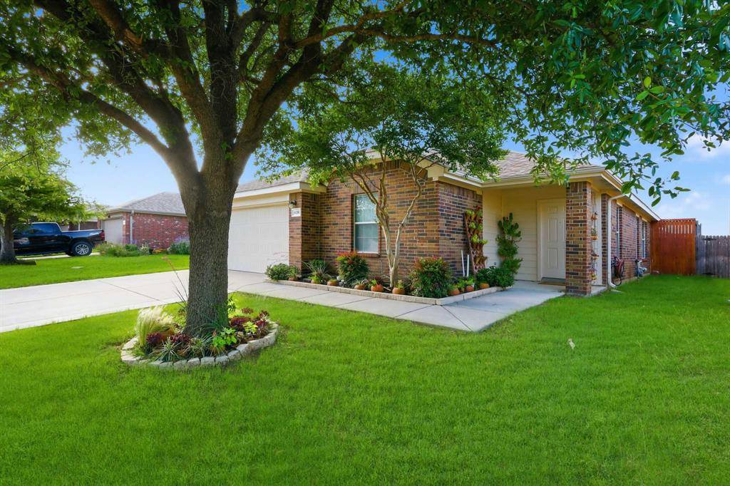1136 Kachina Lane, Fort Worth, TX 76052