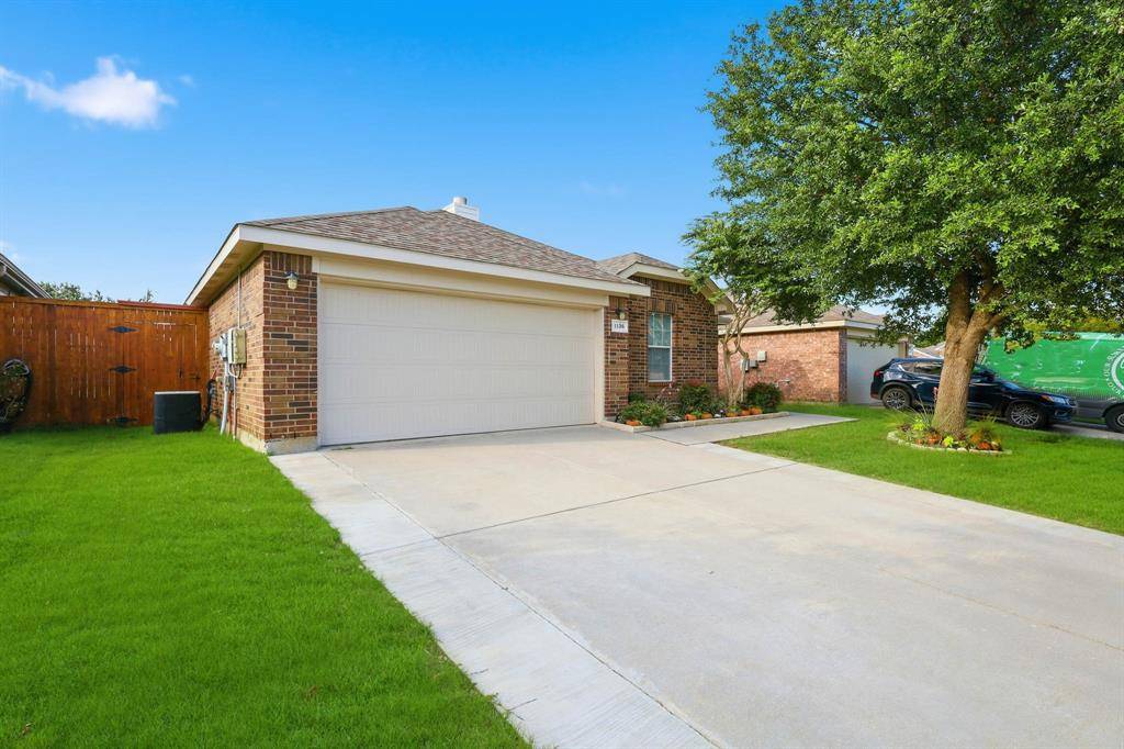 1136 Kachina Lane, Fort Worth, TX 76052