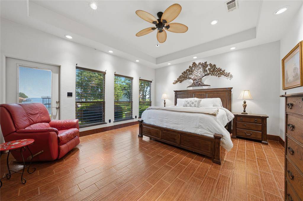 2547 Groves Drive, Tool, TX 75143